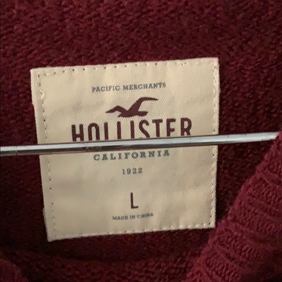 Burgundy and white Hollister knit sweater - Picture 2 of 3